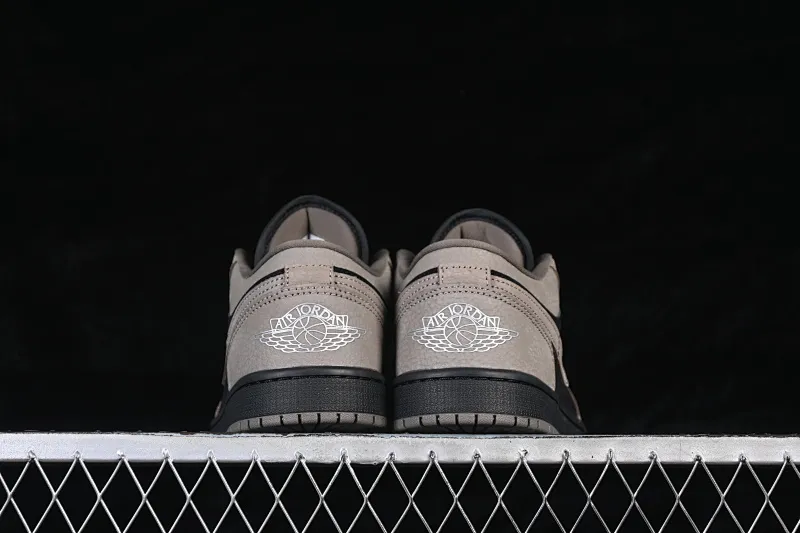 All Categories Air Jordan Jordan Series Basketball Shoes Air Jordan 1 Low G Version Pure Original Air Jordan 1 Low AJ1 Joe 1 Milk Tea Mocha Low State Cultural Casual Shoes IB7109-005